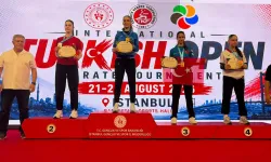 Bursalı karateci Naz Kayadere'den altın madalya