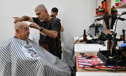 Emekli Kafe'de kuaför ve berber hizmeti başladı