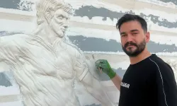 Heykel sanatçısı Berat Çelik sanatıyla değer katıyor
