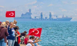 Mavi Vatan gururu Körfez'i sardı... İzmit Körfezi'nde tarihi geçiş