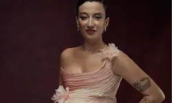 Melike Şahin 'Ölmem Ölemem' ile listeleri altüst etti