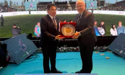 Ordu'da yağlı güreşe destek plaketle taçlandı