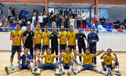 Yenişehirli voleybolcular sezona galibiyetle başladı