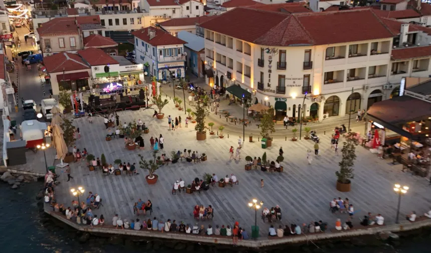 Ayvalık, Tarihi Gümrük Meydanı'na kavuştu