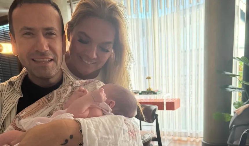 Demet Akalın ve Özgür Aras'tan Mihre bebek ziyareti